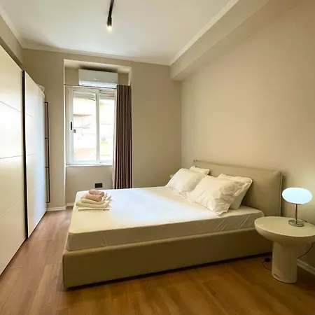 Apartment Top Center